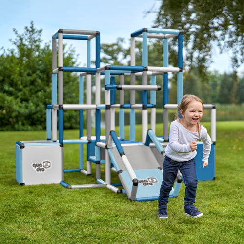 Riesige Pyramide mit Rampe Home