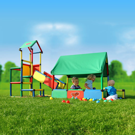 Three toddlers playing in the garden in QUADRO Ultimate Classic with Baby Ballcage and baby slide