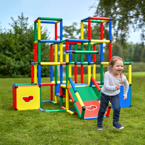 Riesige Pyramide mit Rampe